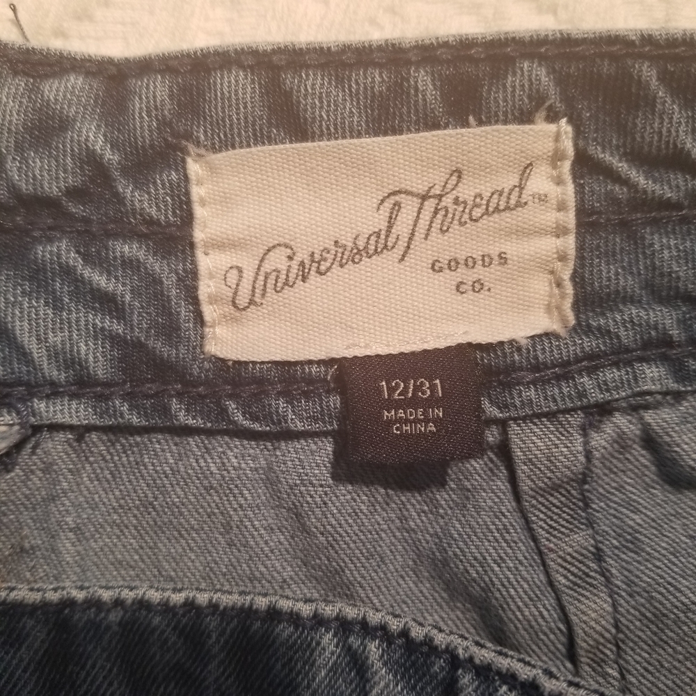 𝅺University Thread capris - Picture 3 of 7